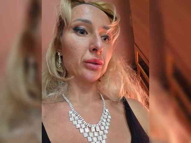 live cam 2 cam Valeriah