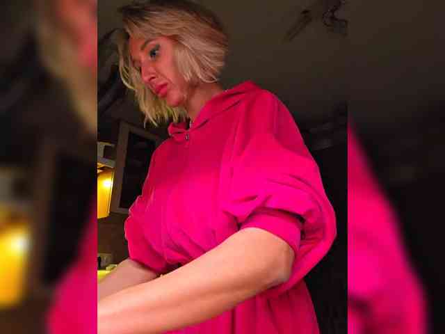 live cam 2 cam Valeriah