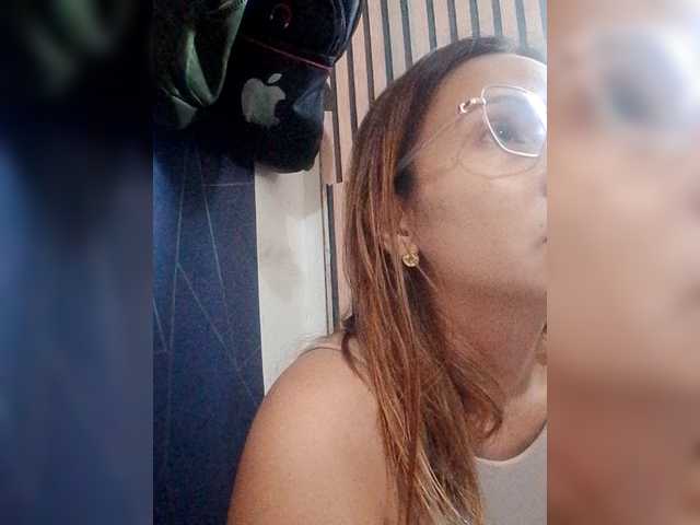 Sexykim30's BongaCams show and profile