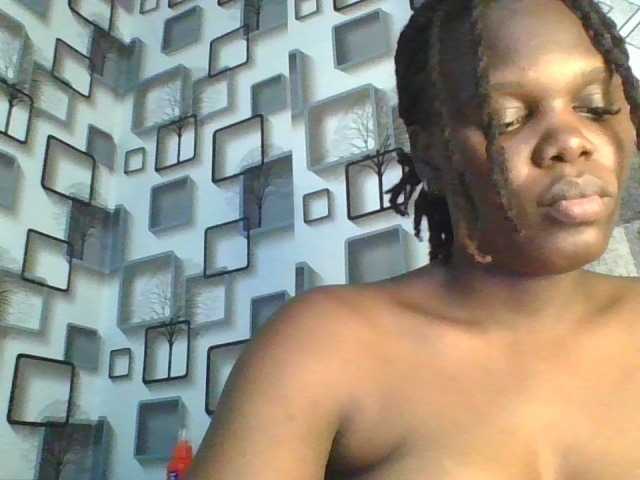 spicey's BongaCams show and profile