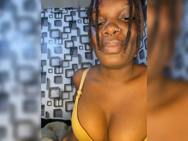 spicey's BongaCams show and profile