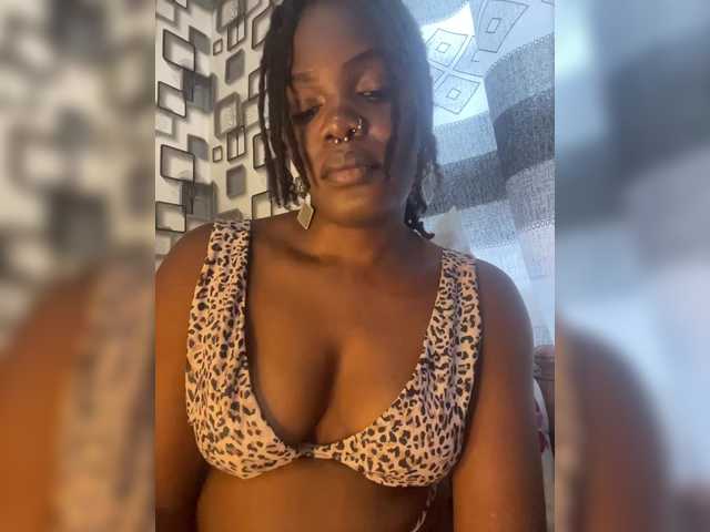 spicey's BongaCams show and profile