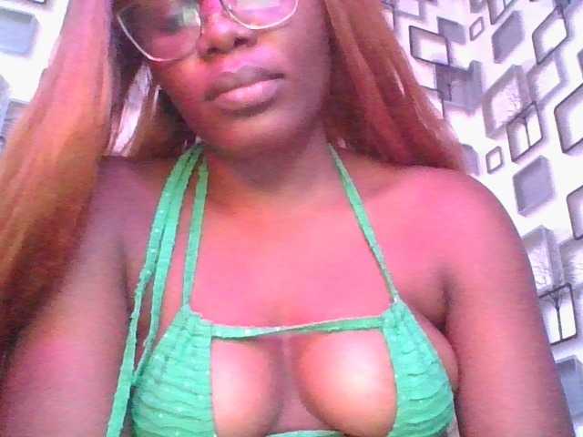 spicey's BongaCams show and profile