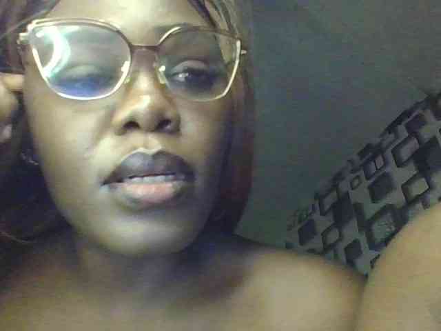 spicey Live Webcam on BongaCams