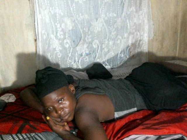 Cute-Viviana broadcasting live