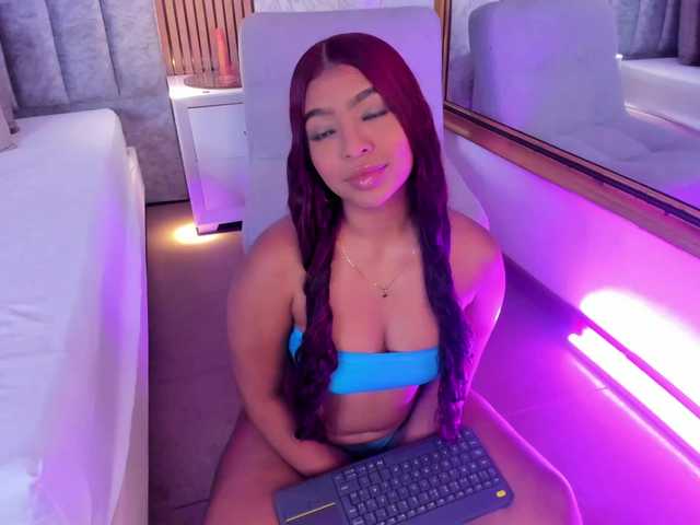 SofiCruz's BongaCams show and profile