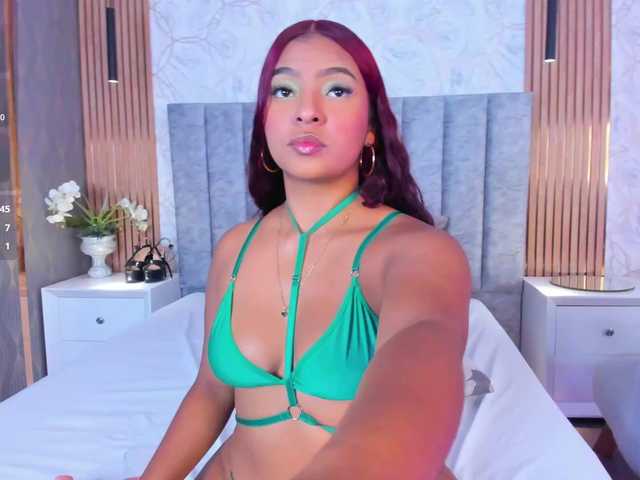 SofiCruz's BongaCams show and profile