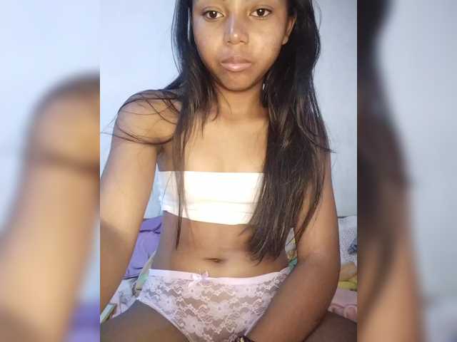 Cynthia22 – webcam model profile photo