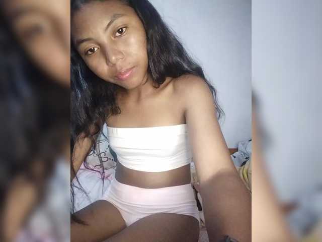 Cynthia22's BongaCams show and profile