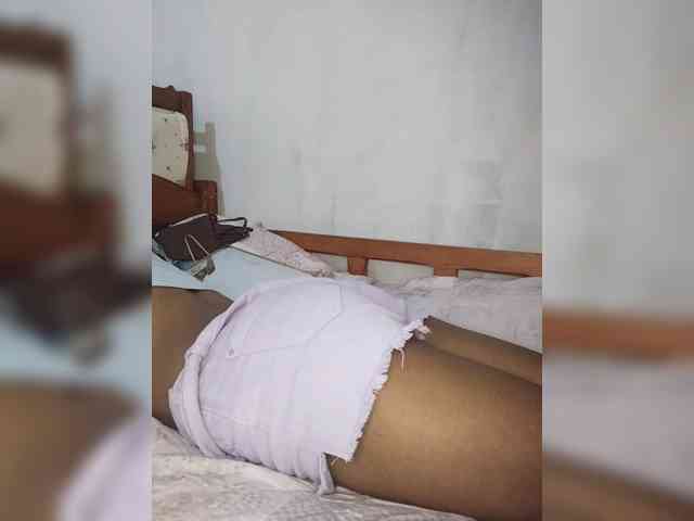 Cynthia22 Live Webcam on {site_name}