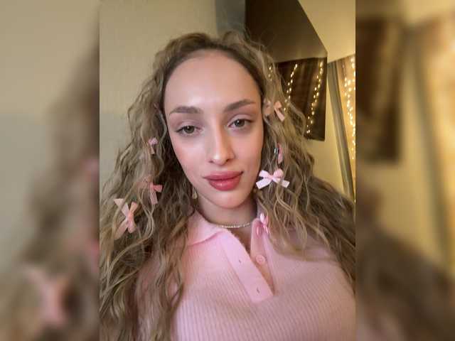 MilaLuxe's BongaCams show and profile