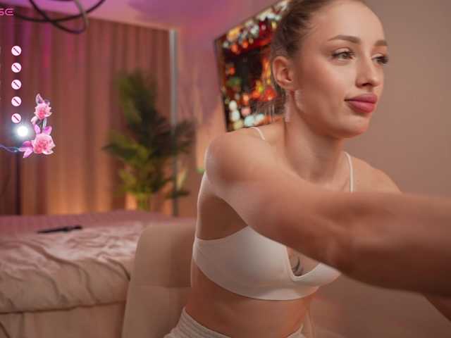 MilaLuxe's BongaCams show and profile