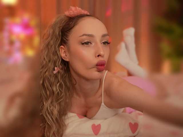 MilaLuxe – webcam model profile photo