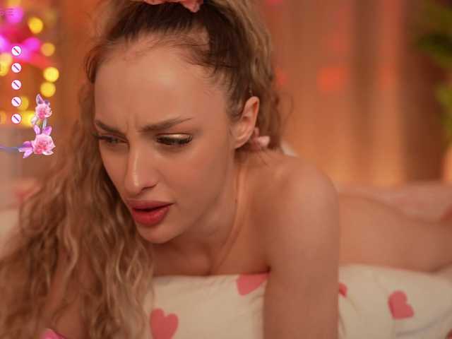 MilaLuxe's BongaCams show and profile