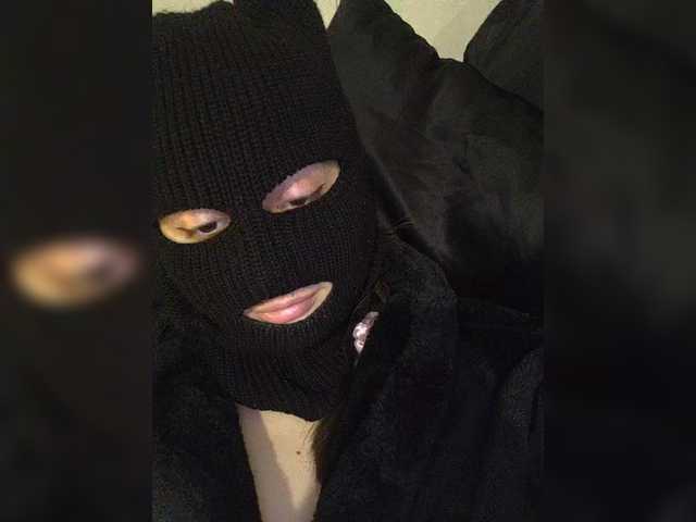 Mikki-blek's BongaCams show and profile