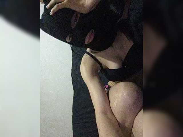 Mikki-blek's BongaCams show and profile