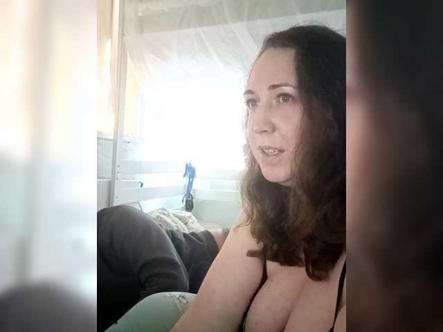 Olga372's BongaCams show and profile