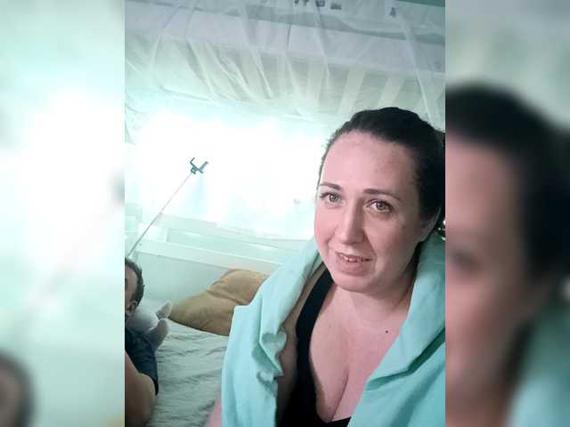 Olga372's BongaCams show and profile