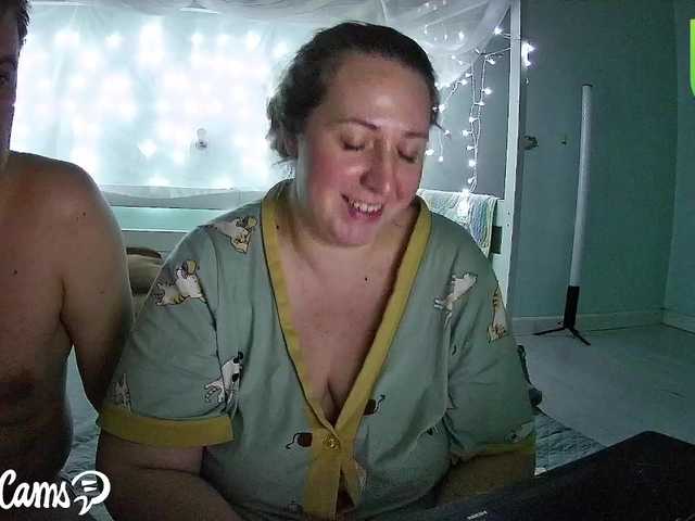 Olga372's BongaCams show and profile