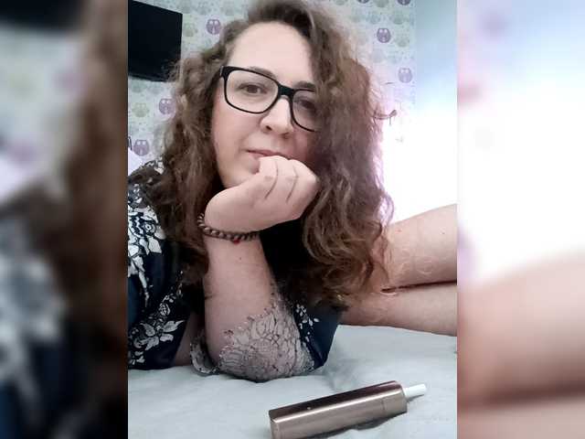 Olga372's BongaCams show and profile