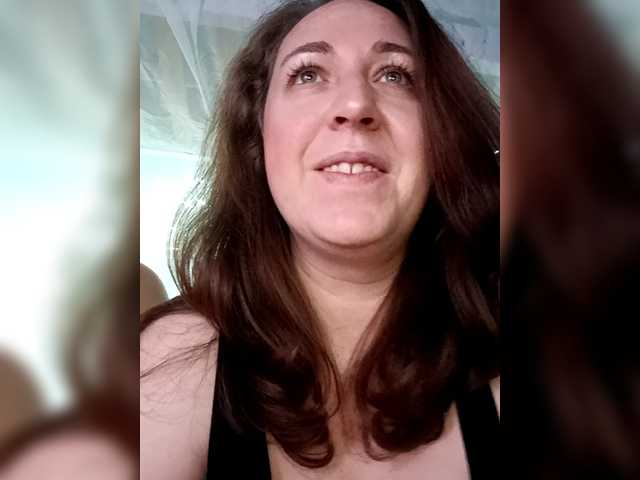 Olga372's BongaCams show and profile