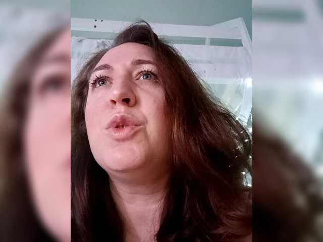 Olga372's BongaCams show and profile