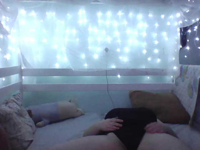 Olga372's BongaCams show and profile