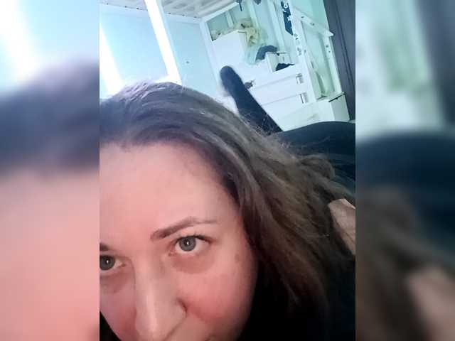 Olga372's BongaCams show and profile