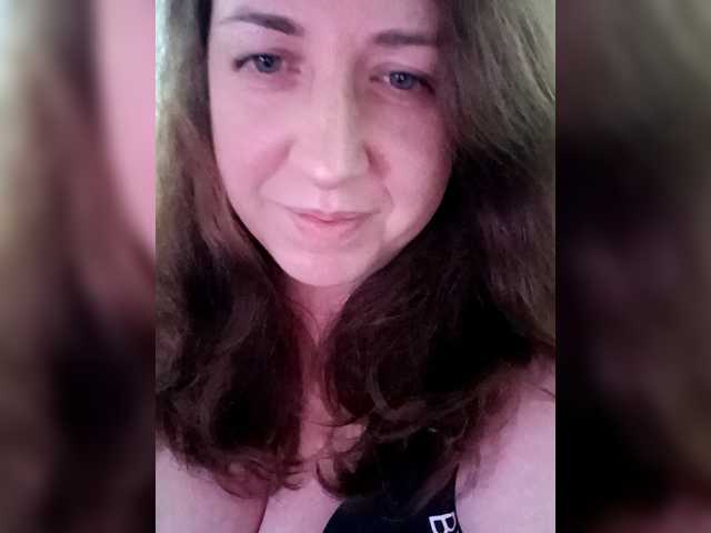 Olga372's BongaCams show and profile