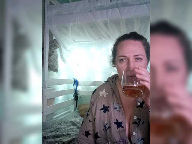 Olga372's BongaCams show and profile