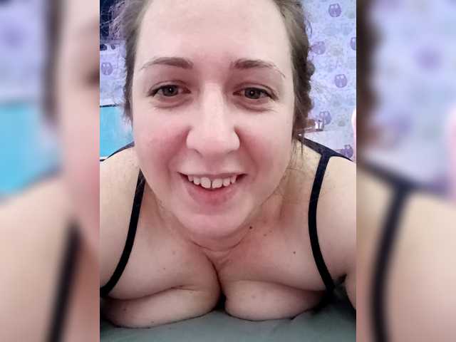 Olga372's BongaCams show and profile