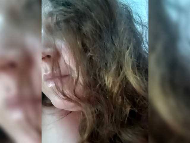 Olga372's BongaCams show and profile