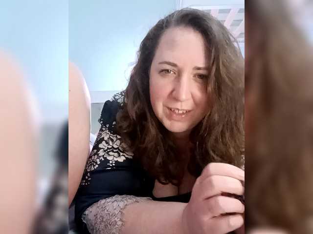 Olga372's BongaCams show and profile