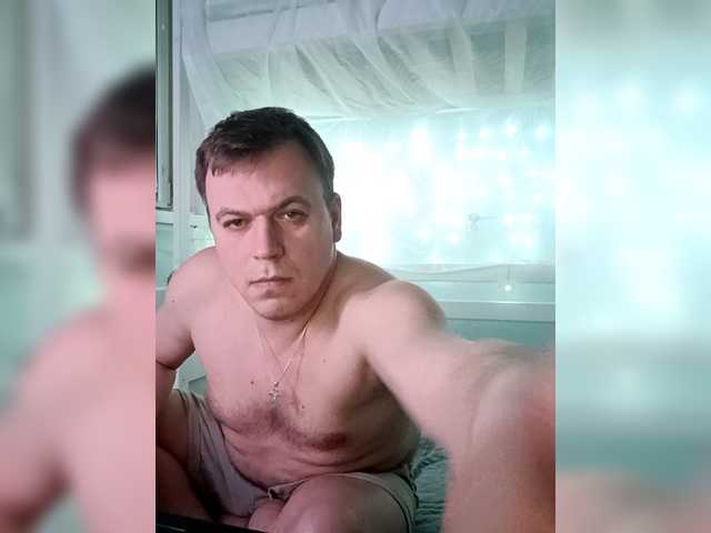 Olga372's BongaCams show and profile