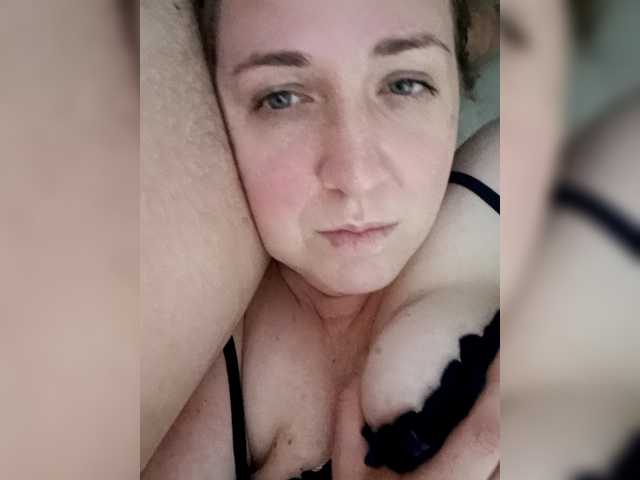 Olga372's BongaCams show and profile