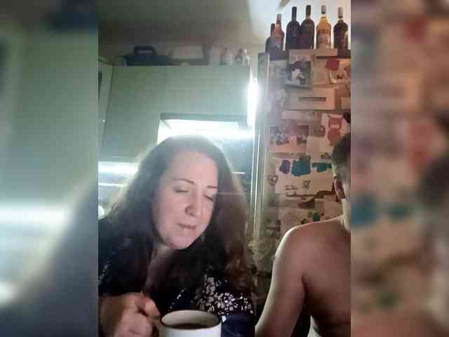 Your_favorite_couple webcam