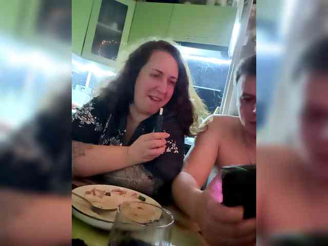 Your_favorite_couple webcam