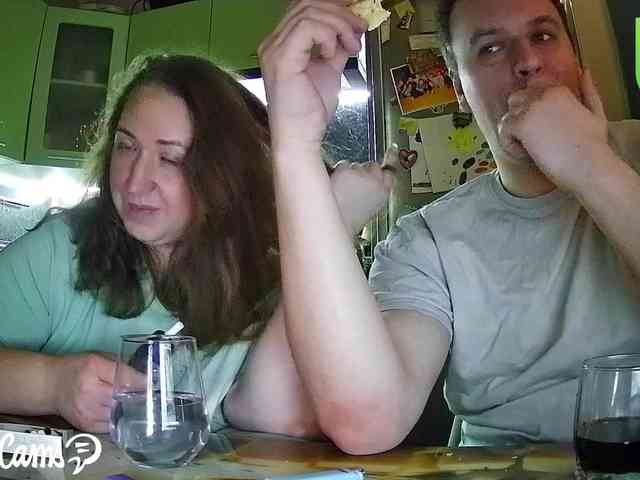 Your_favorite_couple webcam