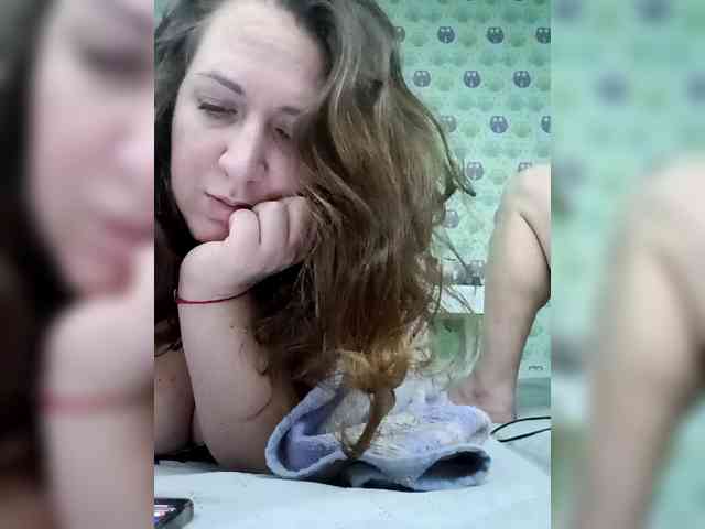 Olga372 Live Webcam on BongaCams