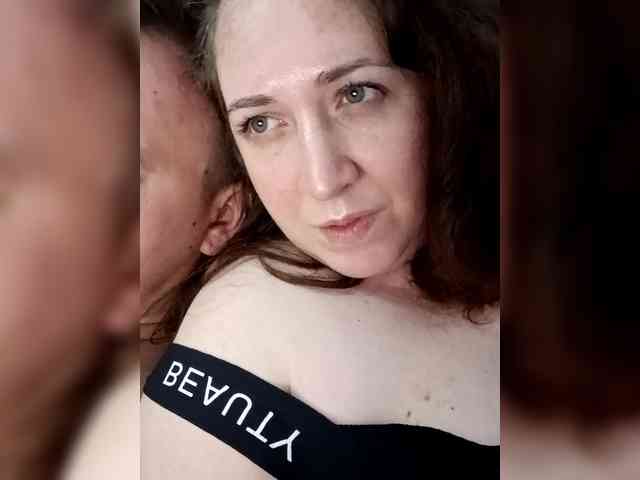 Your_favorite_couple webcam