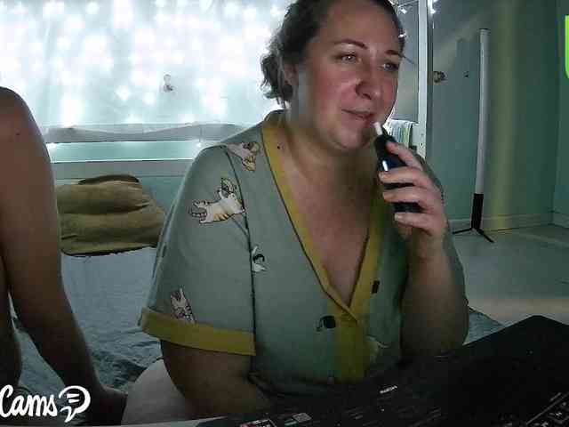 Your_favorite_couple webcam