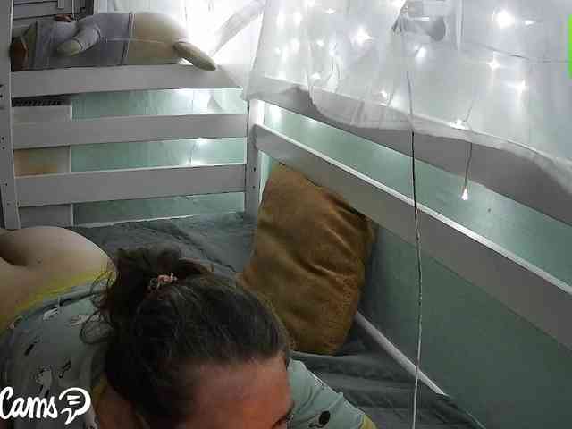 Your_favorite_couple webcam