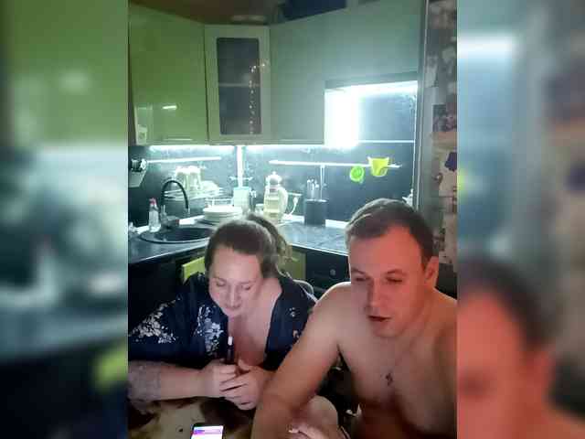 Your_favorite_couple webcam