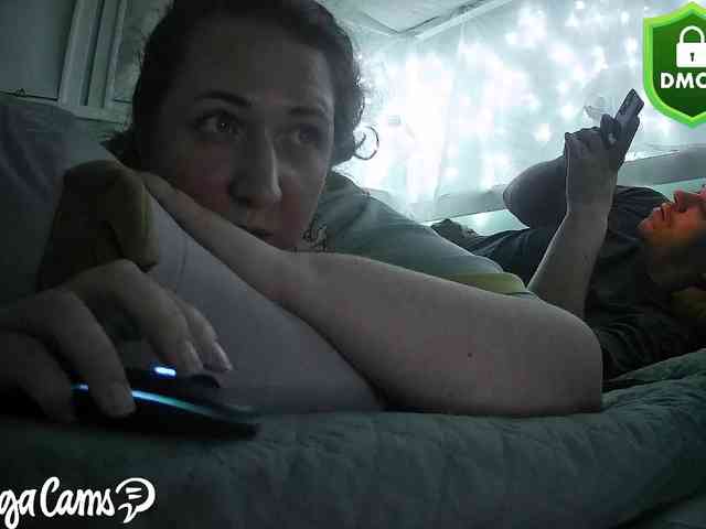 Your_favorite_couple webcam