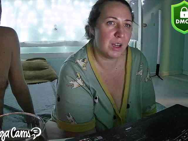 Your_favorite_couple webcam