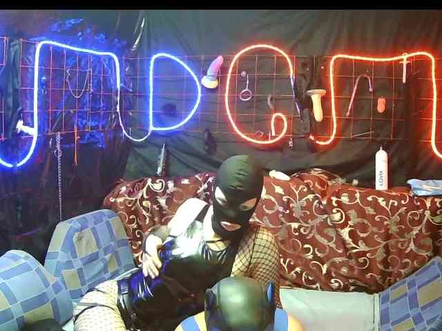 Gospozha-I-Doberman webcam