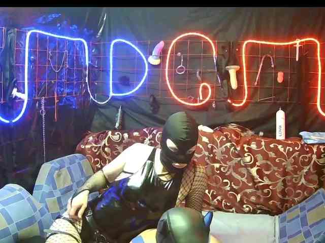 Gospozha-I-Doberman webcam