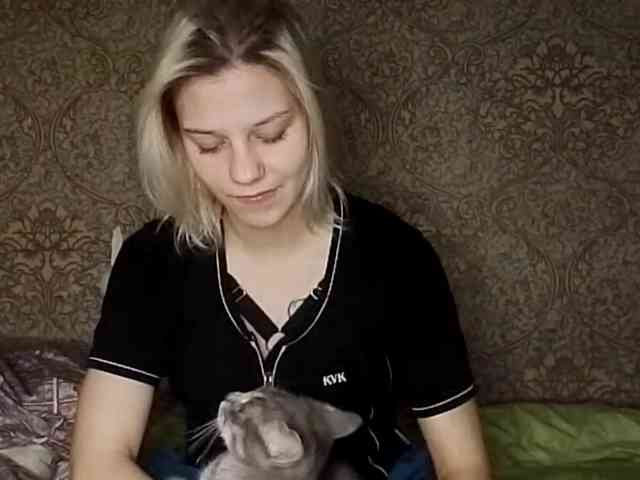 LouellaWegweiser Live Webcam on BongaCams
