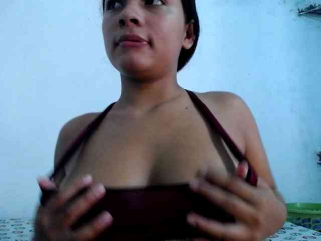 sexy-mom-latina webcam