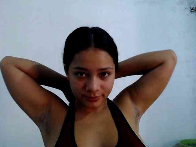 sexy-mom-latina webcam